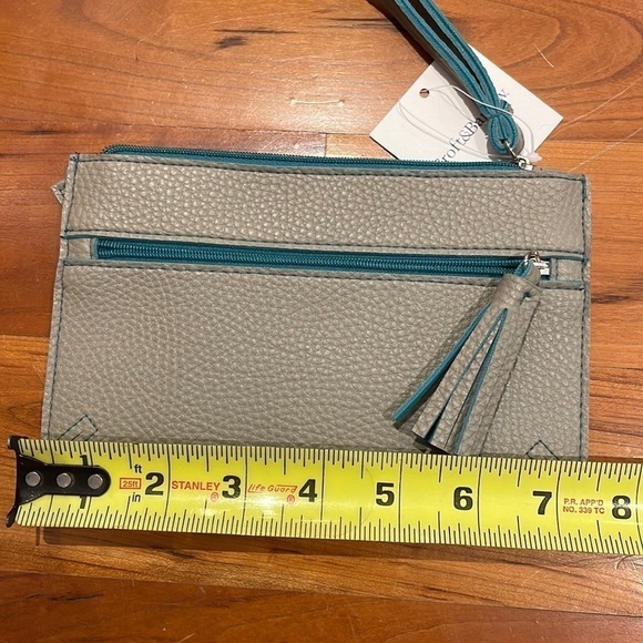 New Croft & Barrow wristlet grey and blue/teal w tassel charm - Picture 7 of 7